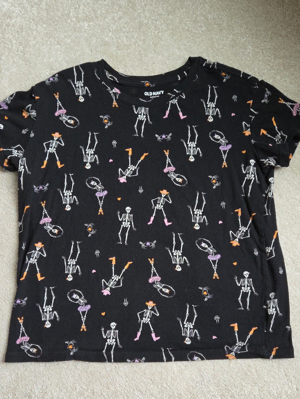Kids Halloween Tshirt. Old Navy 10/12, Large, Skeletons